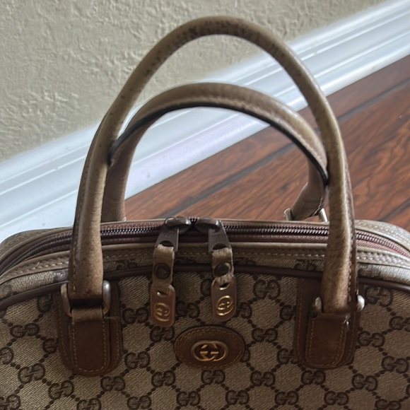 Vintage 1980’s Authentic Gucci Handbag - Picture 2 of 9